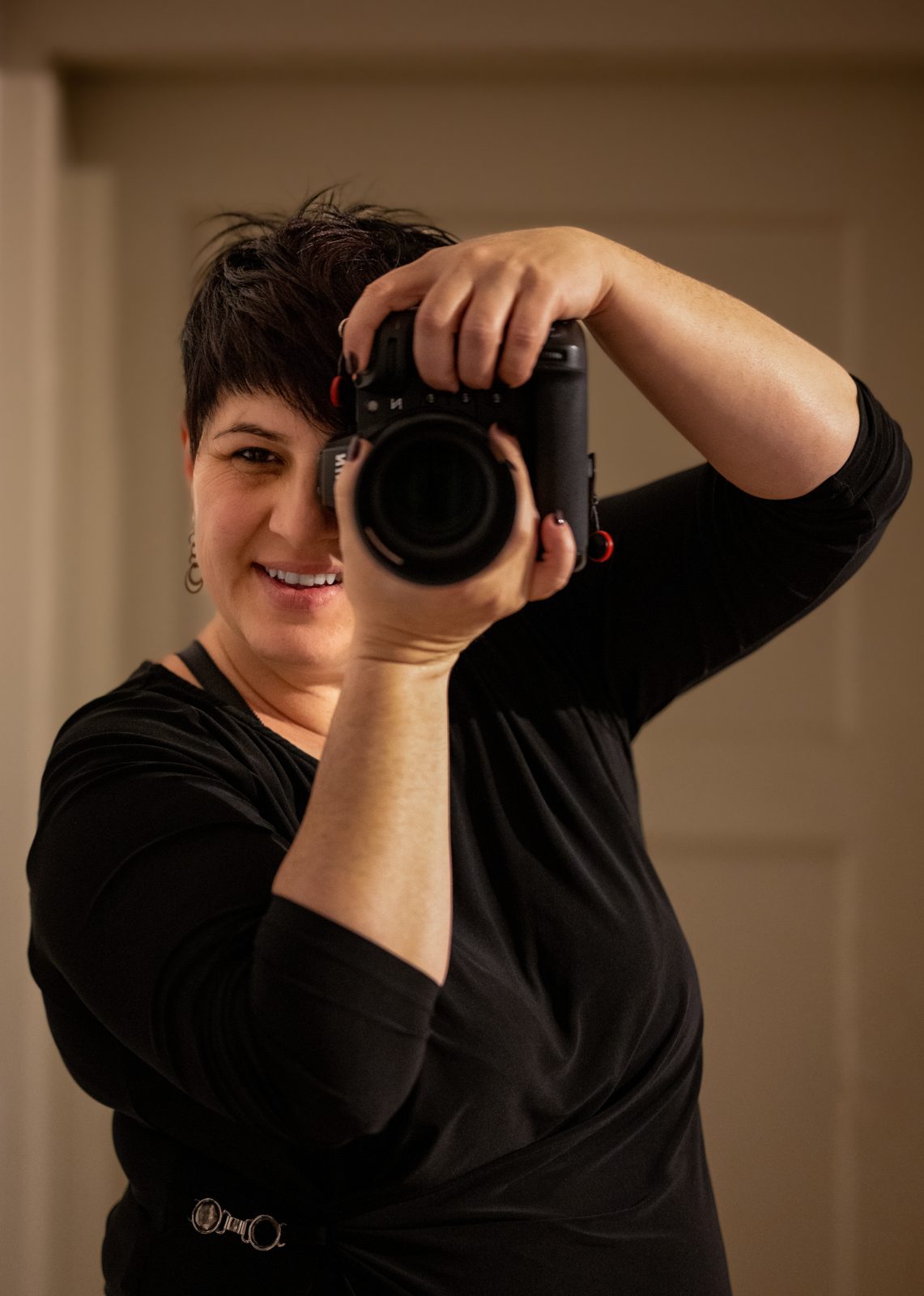 Bea Hinteregger mit der Kamera